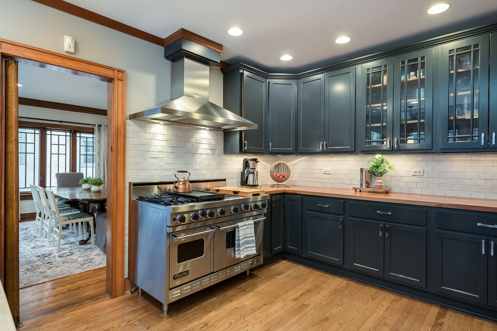 River Forest, Illinois 60305, United States, 3 Bedrooms Bedrooms, ,4 BathroomsBathrooms,Residential,Contingent,246347