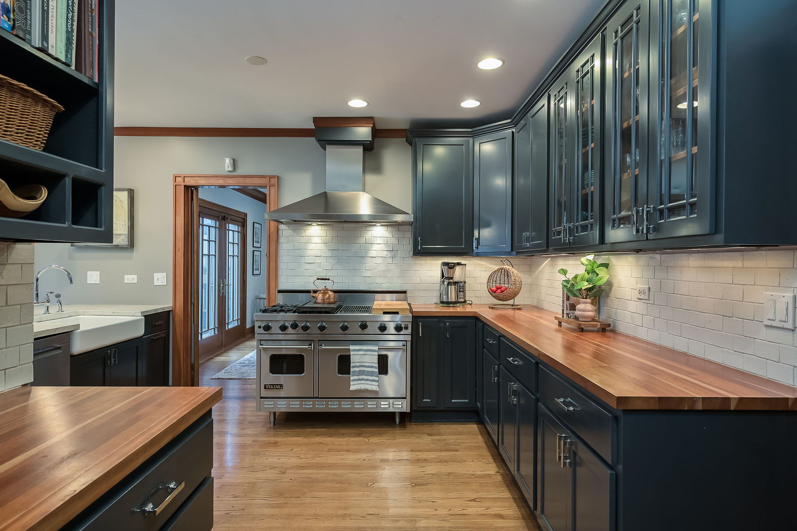 River Forest, Illinois 60305, United States, 3 Bedrooms Bedrooms, ,4 BathroomsBathrooms,Residential,Contingent,246347