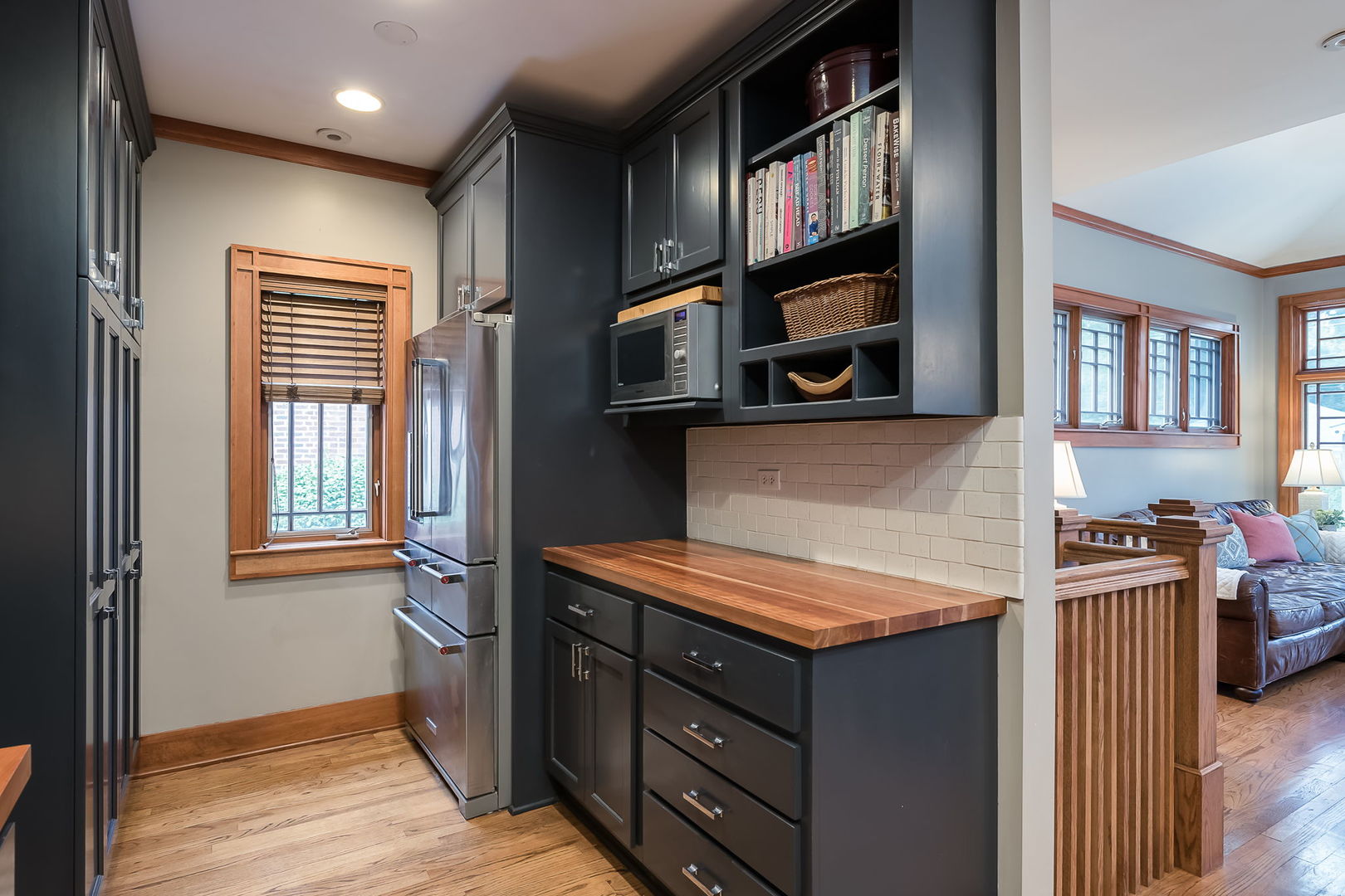 River Forest, Illinois 60305, United States, 3 Bedrooms Bedrooms, ,4 BathroomsBathrooms,Residential,Contingent,246347