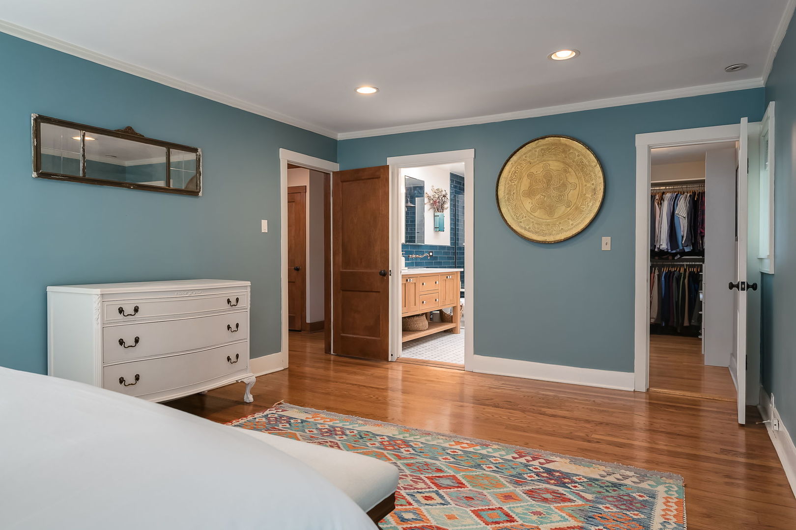 River Forest, Illinois 60305, United States, 3 Bedrooms Bedrooms, ,4 BathroomsBathrooms,Residential,Contingent,246347