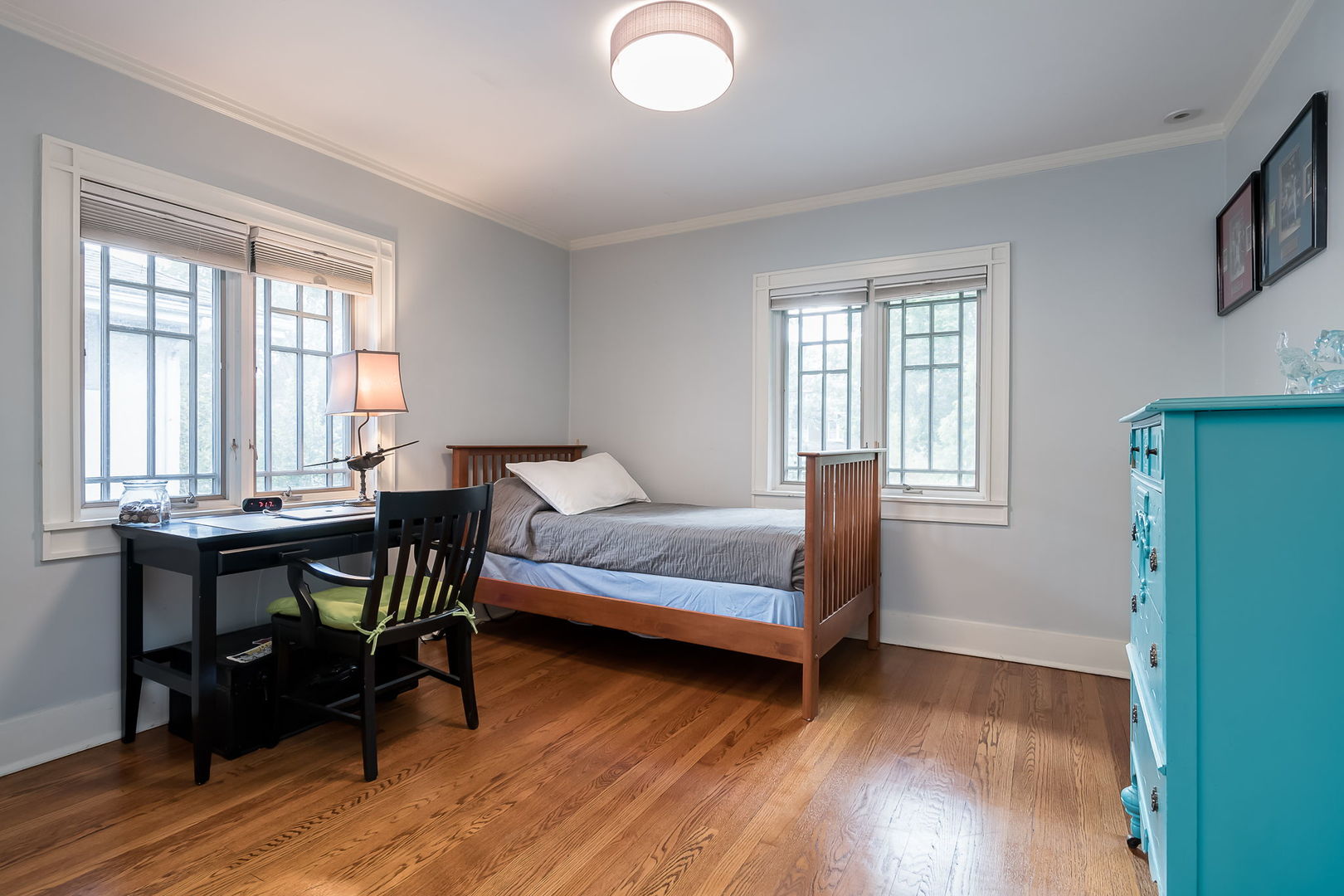 River Forest, Illinois 60305, United States, 3 Bedrooms Bedrooms, ,4 BathroomsBathrooms,Residential,Contingent,246347