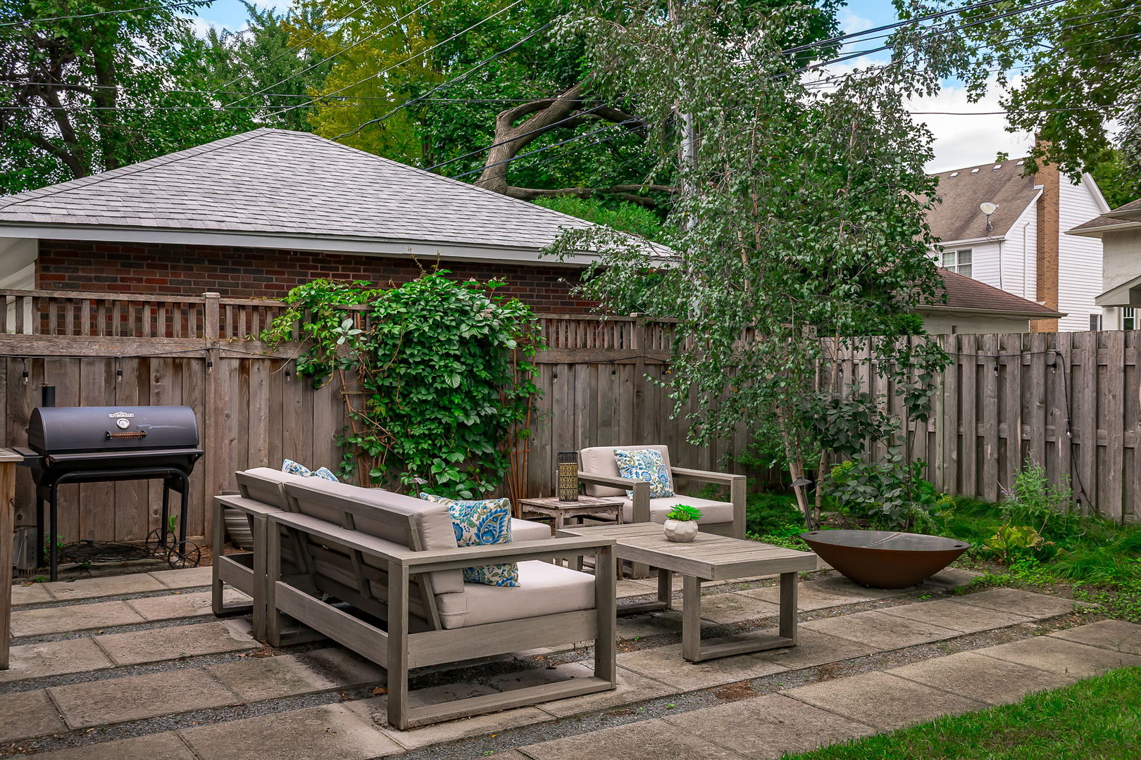 River Forest, Illinois 60305, United States, 3 Bedrooms Bedrooms, ,4 BathroomsBathrooms,Residential,Contingent,246347