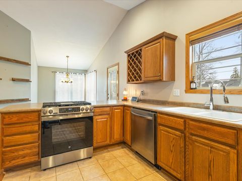 Tiny photo for 207 Coronado Boulevard, Loves Park, IL 61111 (MLS # 12612750)