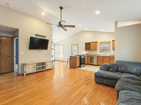 Tiny photo for 207 Coronado Boulevard, Loves Park, IL 61111 (MLS # 12612750)