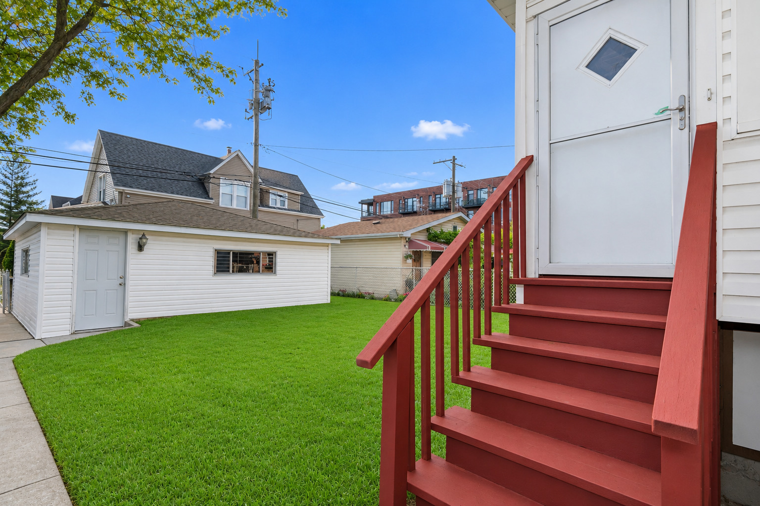 3225 N Narragansett Avenue