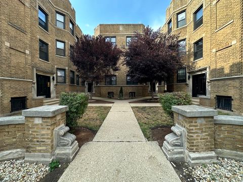 639 W Cornelia Avenue 2S Chicago IL 60657