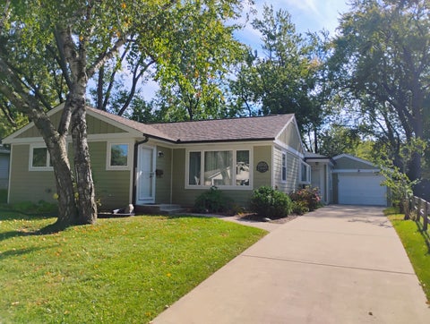 Tiny photo for 2805 Sigwalt Street, Rolling Meadows, IL 60008 (MLS # 12793351)