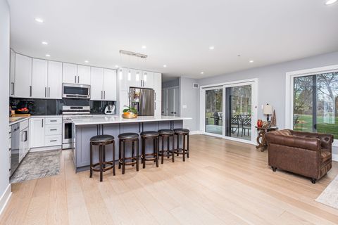 Tiny photo for 101 N Schoenbeck Road, Prospect Heights, IL 60070 (MLS # 12541099)