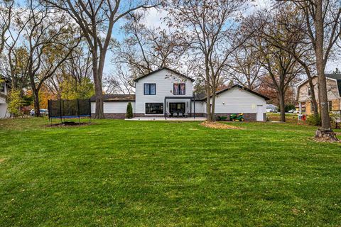 Tiny photo for 101 N Schoenbeck Road, Prospect Heights, IL 60070 (MLS # 12541099)