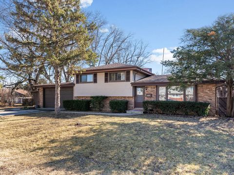 Photo of 6429 W 114th Street, Worth, IL 60482 (MLS # 12573224)