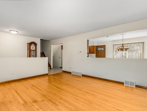 Tiny photo for 6429 W 114th Street, Worth, IL 60482 (MLS # 12573224)