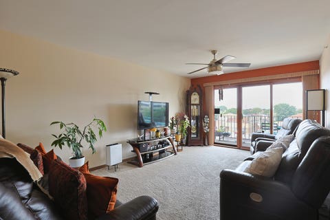 Tiny photo for 9510 S Kolmar Avenue S #408, Oak Lawn, IL 60453 (MLS # 12726932)