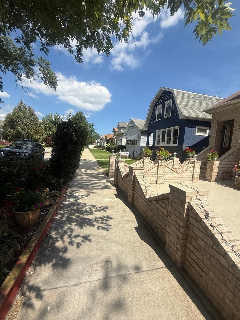 5117 N Kolmar Avenue