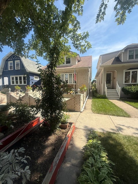 Tiny photo for 5117 N Kolmar Avenue, Chicago, IL 60630 (MLS # 12742990)