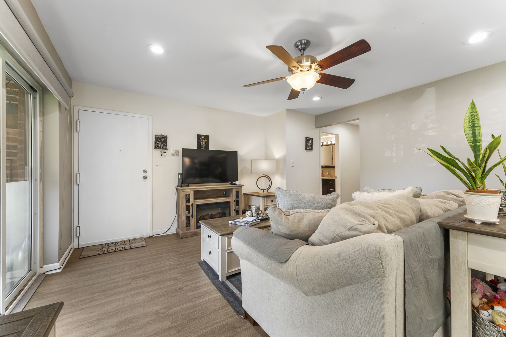 1787 W Algonquin Road 1B