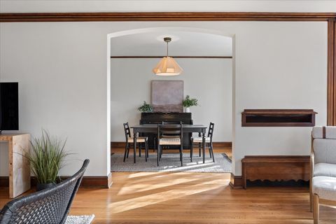 Tiny photo for 304 N Grove Avenue #3B, Oak Park, IL 60302 (MLS # 12599293)