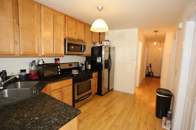 1059 W Fry Street 1