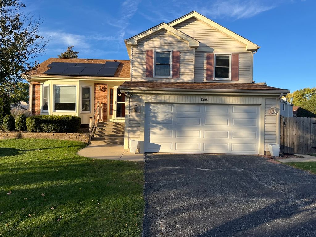 Photo for 1094 Shady Tree Lane, Wheeling, IL 60090 (MLS # 12505736)