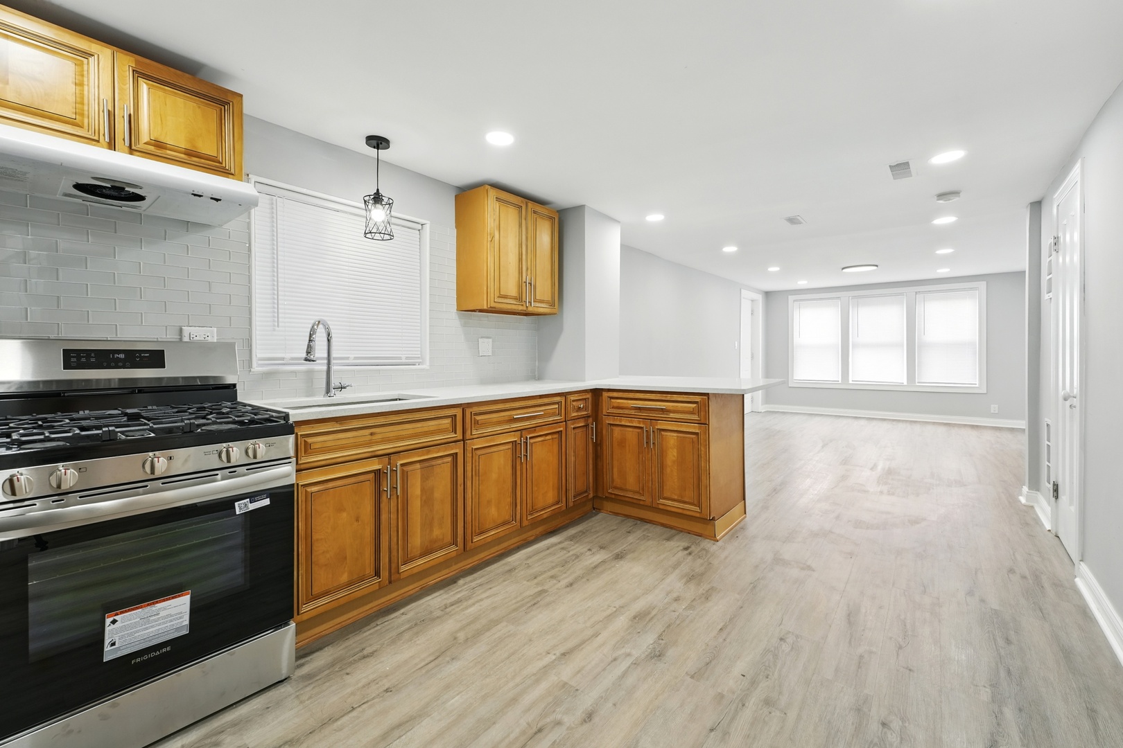 4918 W 28th Place
