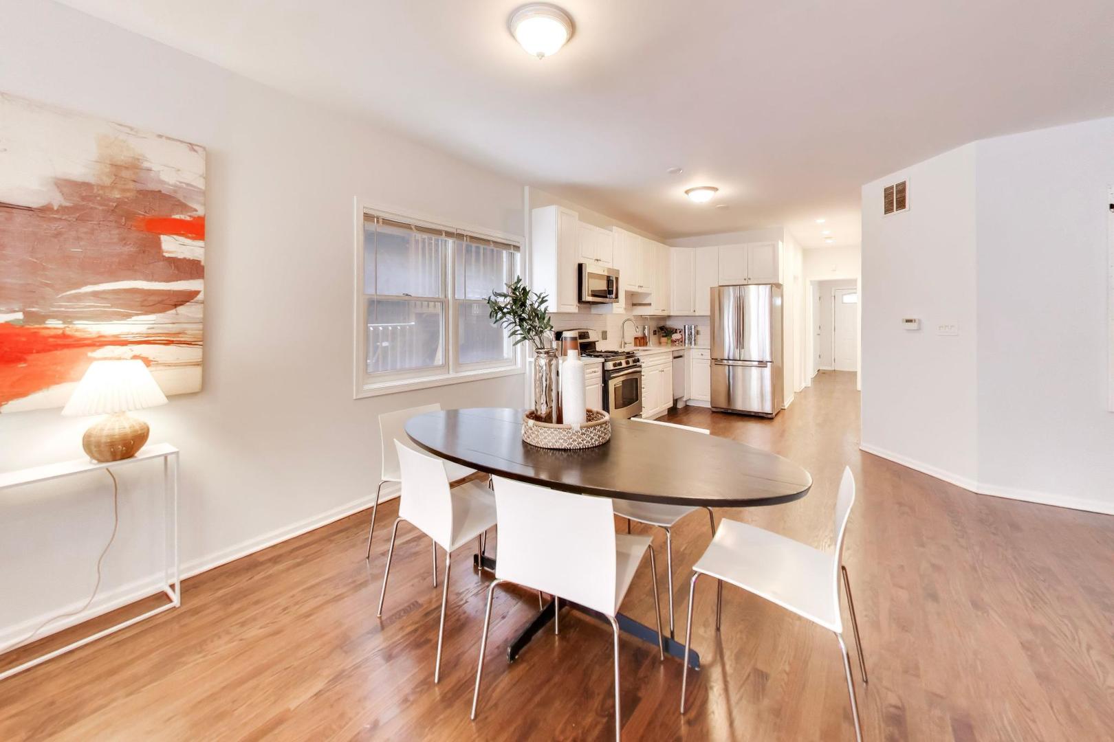 1359 W Hubbard Street 1