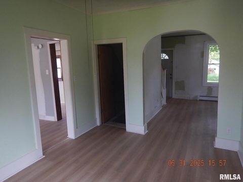 Tiny photo for 525 E Marion Street, Princeton, IL 61356 (MLS # QC4264579)