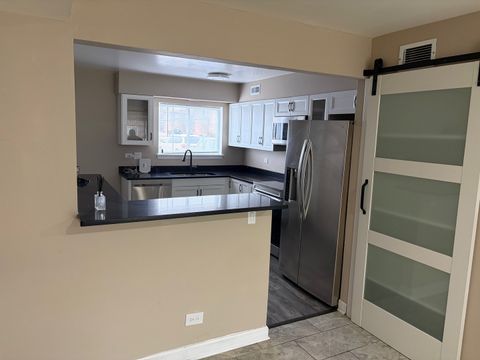 Tiny photo for 9388 Bay Colony Drive #1S, Des Plaines, IL 60016 (MLS # 12542466)