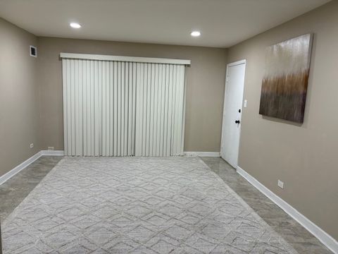 Tiny photo for 9388 Bay Colony Drive #1S, Des Plaines, IL 60016 (MLS # 12542466)