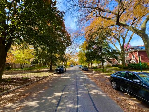 Tiny photo for 1323 W Washington Street, Evanston, IL 60202 (MLS # 12512234)