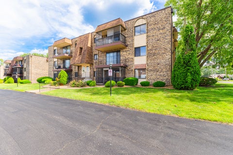 Tiny photo for 4959 134th Place #1A, Crestwood, IL 60418 (MLS # 12682064)