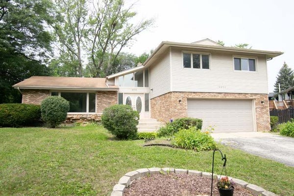 18052 SAN DIEGO AVE, HOMEWOOD, IL 60430 - Image 4167d03acafc13b2b368df9526855804/2904777611