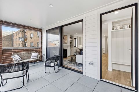 Tiny photo for 908 W Fullerton Avenue #2, Chicago, IL 60614 (MLS # 12513330)