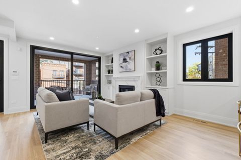 Tiny photo for 908 W Fullerton Avenue #2, Chicago, IL 60614 (MLS # 12513330)