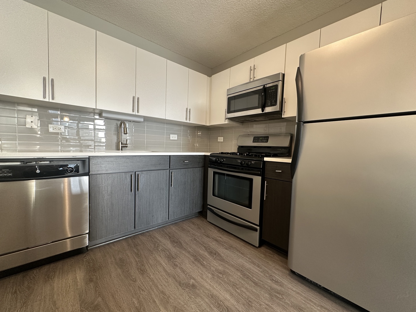 180 N Jefferson Street 1709