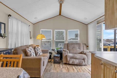 Tiny photo for 280 Misty Ridge, McHenry, IL 60051 (MLS # 12611409)