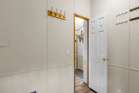 Tiny photo for 280 Misty Ridge, McHenry, IL 60051 (MLS # 12611409)