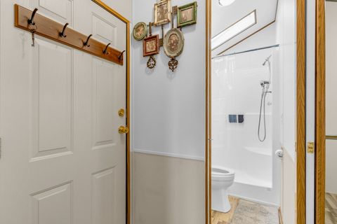 Tiny photo for 280 Misty Ridge, McHenry, IL 60051 (MLS # 12611409)