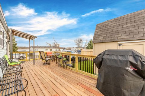 Tiny photo for 280 Misty Ridge, McHenry, IL 60051 (MLS # 12611409)