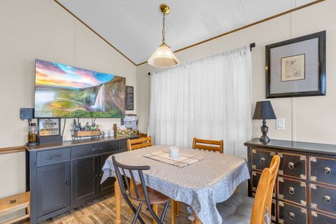 Tiny photo for 280 Misty Ridge, McHenry, IL 60051 (MLS # 12611409)