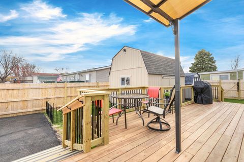 Tiny photo for 280 Misty Ridge, McHenry, IL 60051 (MLS # 12611409)