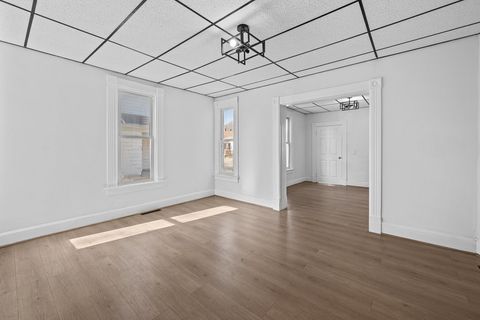 Tiny photo for 1507 W 8 Street, Davenport, IA 52802 (MLS # 12560371)