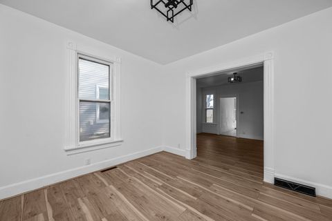 Tiny photo for 1507 W 8 Street, Davenport, IA 52802 (MLS # 12560371)