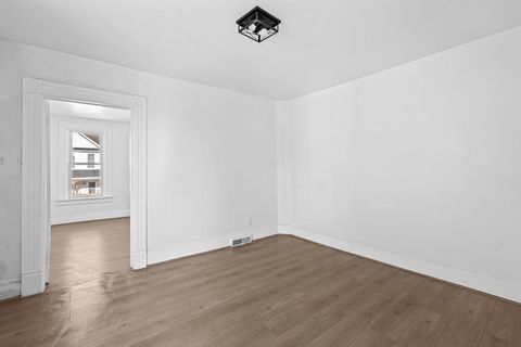 Tiny photo for 1507 W 8 Street, Davenport, IA 52802 (MLS # 12560371)