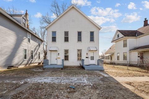 Photo of 1507 W 8 Street, Davenport, IA 52802 (MLS # 12560371)