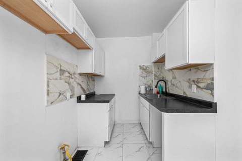 Tiny photo for 1507 W 8 Street, Davenport, IA 52802 (MLS # 12560371)