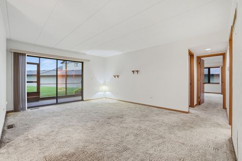 Tiny photo for 6740 180th Street #1E, Tinley Park, IL 60477 (MLS # 12588451)