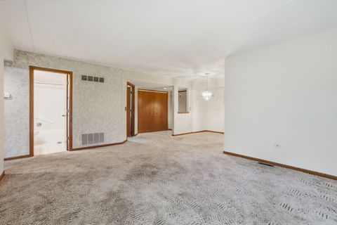 Tiny photo for 6740 180th Street #1E, Tinley Park, IL 60477 (MLS # 12588451)