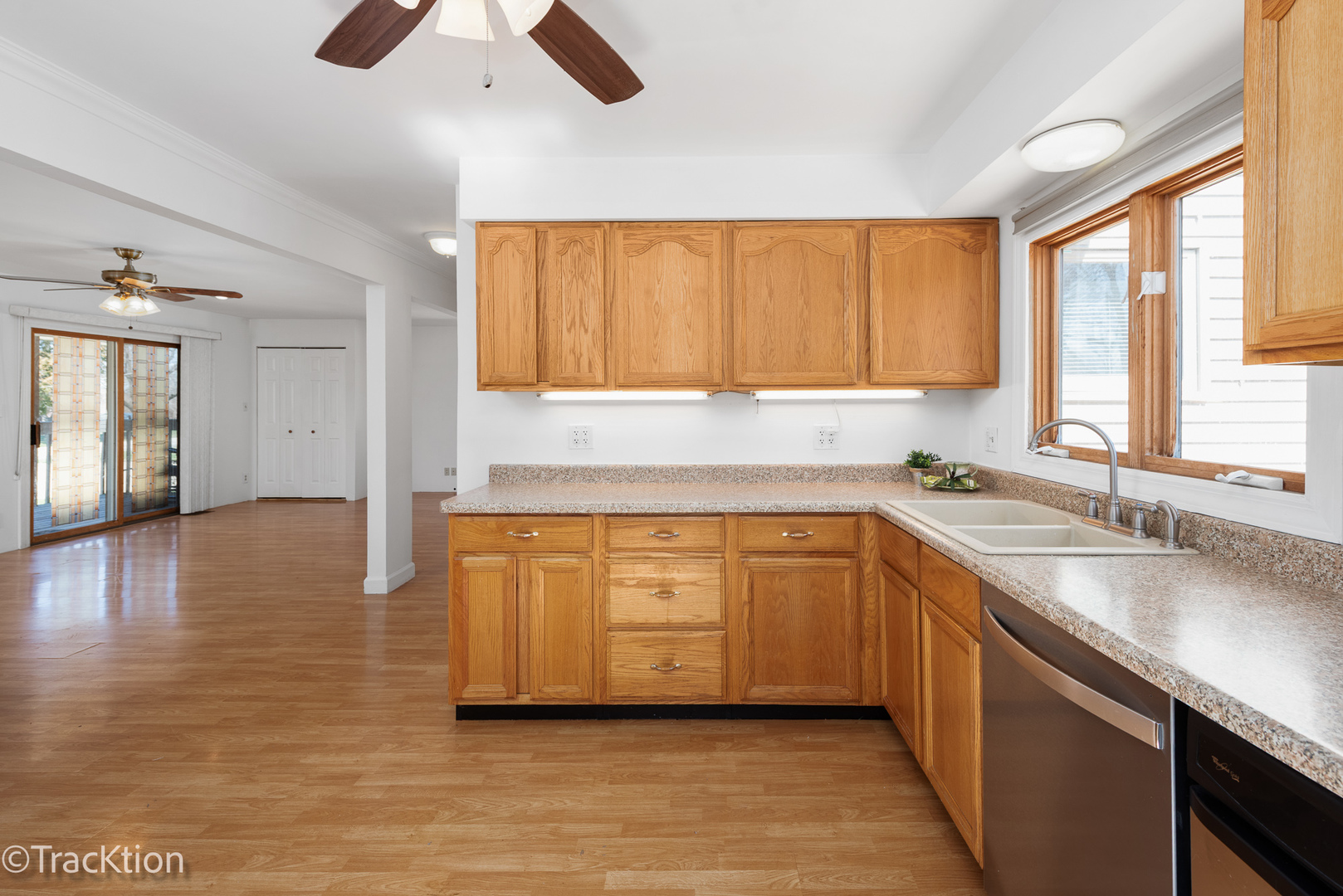8829 Skyline Drive
