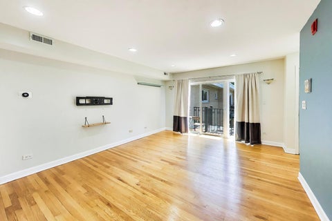 Tiny photo for 717 Seward Street #3E, Evanston, IL 60202 (MLS # 12699329)