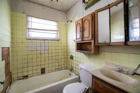 Tiny photo for 1869 Summit Avenue, Kankakee, IL 60901 (MLS # 12572444)