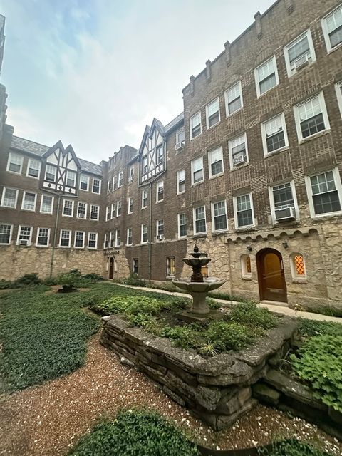 2333 W Farwell Avenue 1S Chicago IL 60645